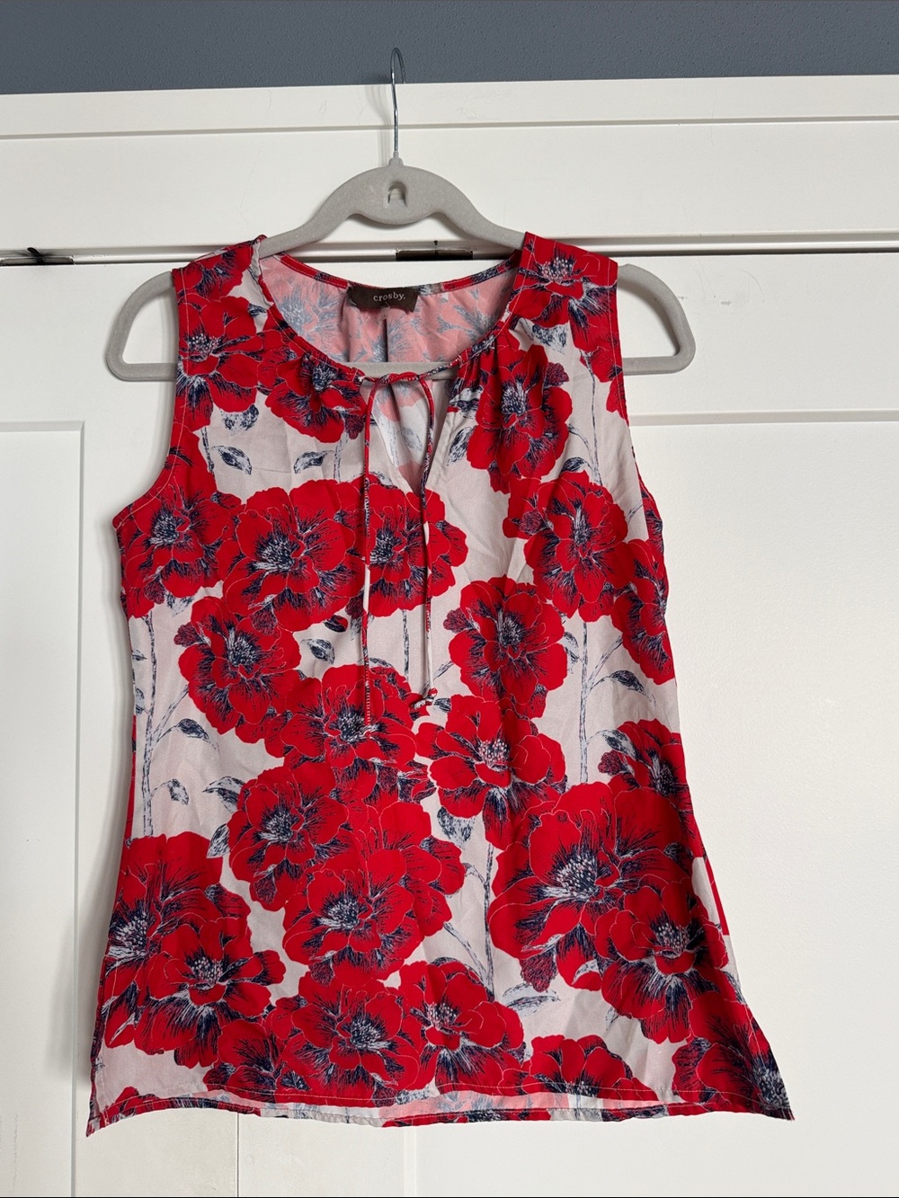 Crosby Red & Cream Floral Sleeveless Tie-Neck Sleevless Camisole - Small